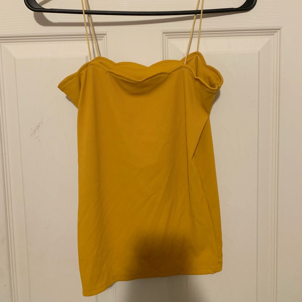 Yellow Scallop Tank - Picture 2 of 2
